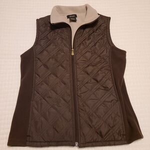 Women's Brown, light weight zippered vest. Size Medium